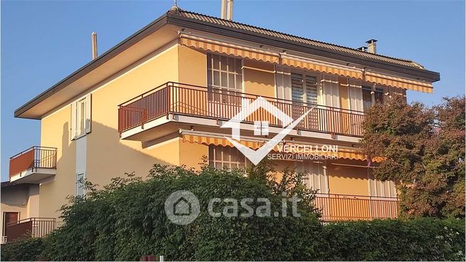 Casa bi/trifamiliare in residenziale in Via Leoncavallo 1