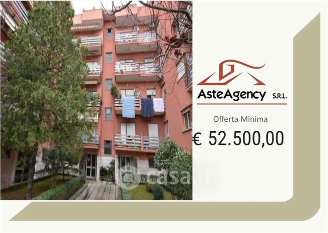 Appartamento in residenziale in Via Marche 13