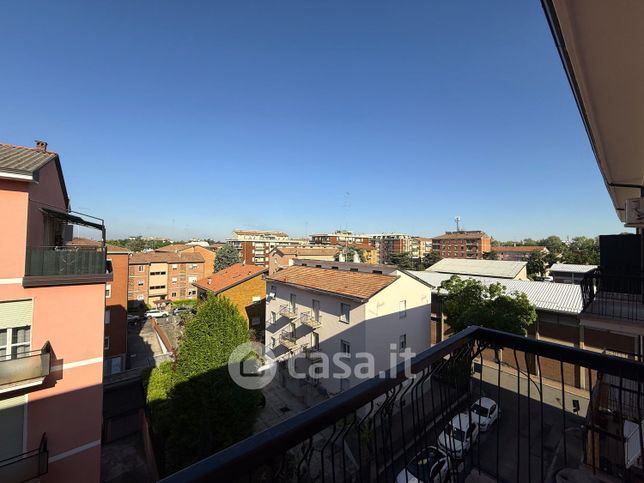 Appartamento in residenziale in Via Luigi Carlo Farini 4