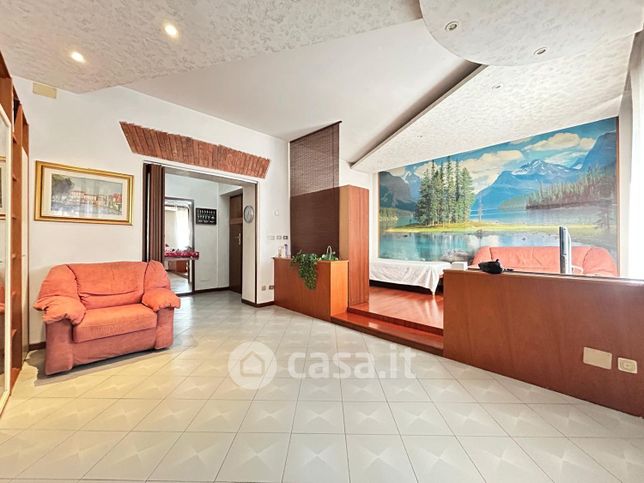 Appartamento in residenziale in Viale Monte Grappa