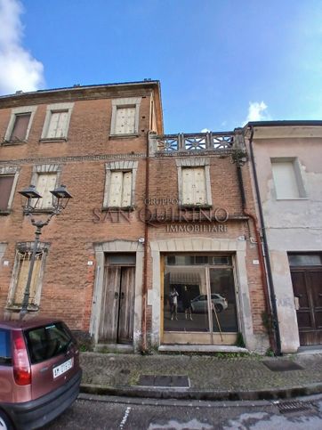 Villetta a schiera in residenziale in Via Roma 30
