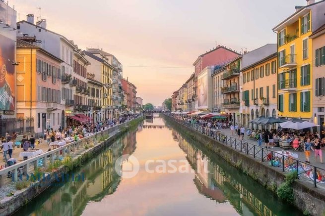 Attivitã /licenza (con o senza mura) in commerciale in Via Franco Tosi 2