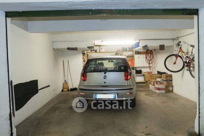 Garage/posto auto in residenziale in Via Leonardo Montaldo 22