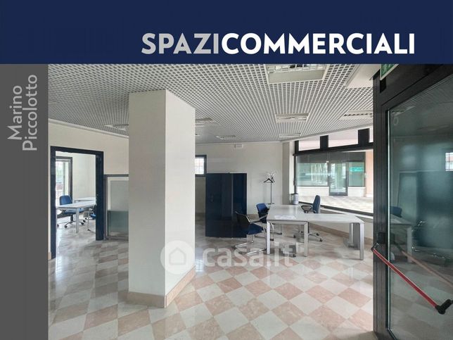 Ufficio in commerciale in Viale Tiziano