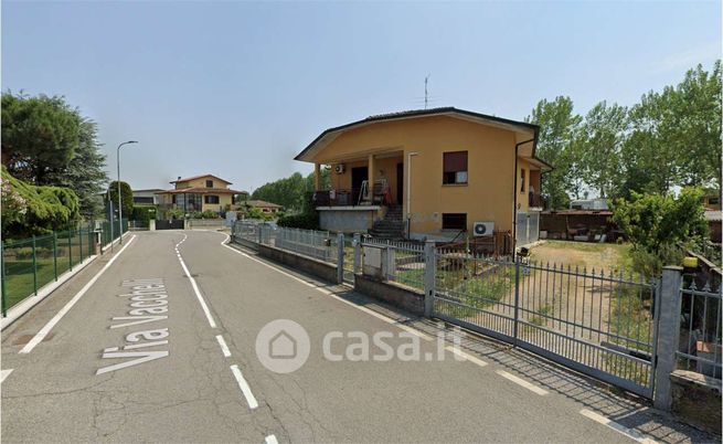 Casa indipendente in residenziale in Via Vacchelli 12