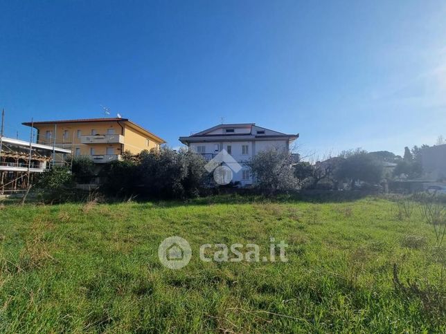 Terreno edificabile in residenziale in Via G.Pascoli