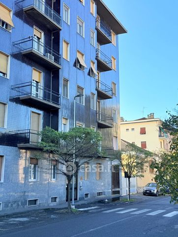 Ufficio in commerciale in Via San Francesco D'Assisi 20