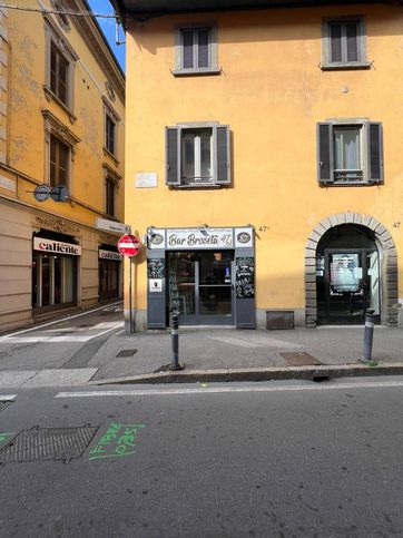 Attività/licenza (con o senza mura) in commerciale in Via Broseta 47