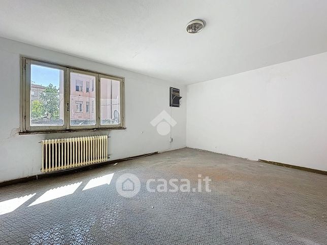 Ufficio in commerciale in Via Brigate Partigiane 65