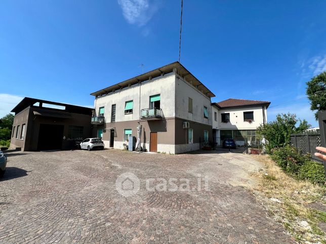 Appartamento in residenziale in Via Alessandro Manzoni