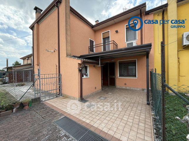 Villetta a schiera in residenziale in Via Bovina