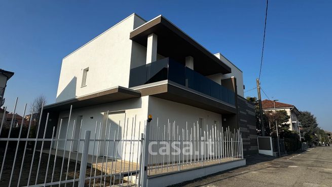 Appartamento in residenziale in Via Redipuglia 14