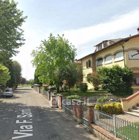Appartamento in residenziale in Via Santi
