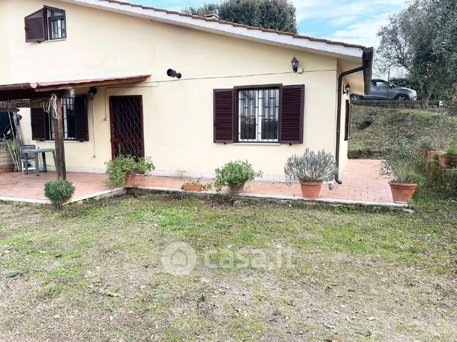 Villa in residenziale in Via della Bandita 4