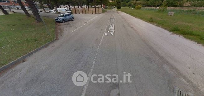 Capannone in commerciale in Contrada Campiglione 79