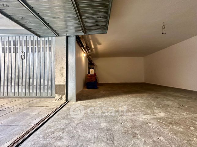 Box/posto auto in residenziale in Via Vincenzo Foppa 7