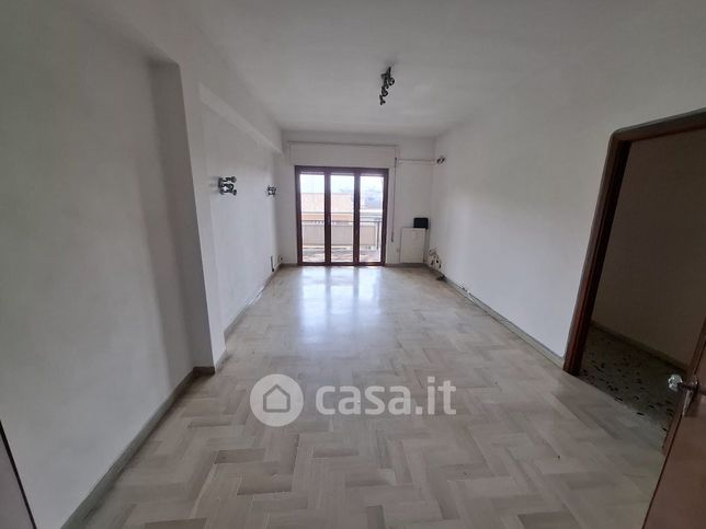 Ufficio in commerciale in 