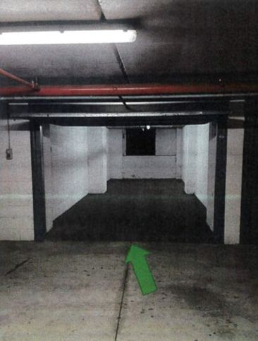 Garage/posto auto in residenziale in Via Nino Oxilia 19