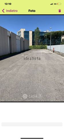 Capannone in commerciale in Via di Torre Spaccata