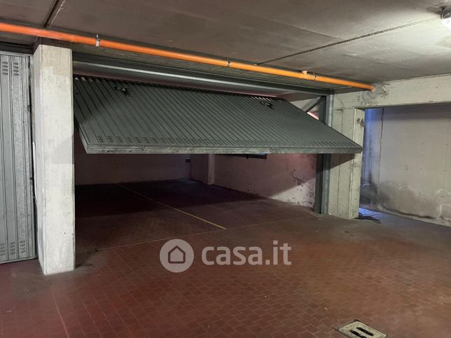 Garage/posto auto in residenziale in Via dal Lino