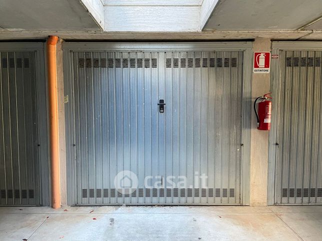 Garage/posto auto in residenziale in Via San Zeno