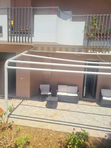 Casa bi/trifamiliare in residenziale in