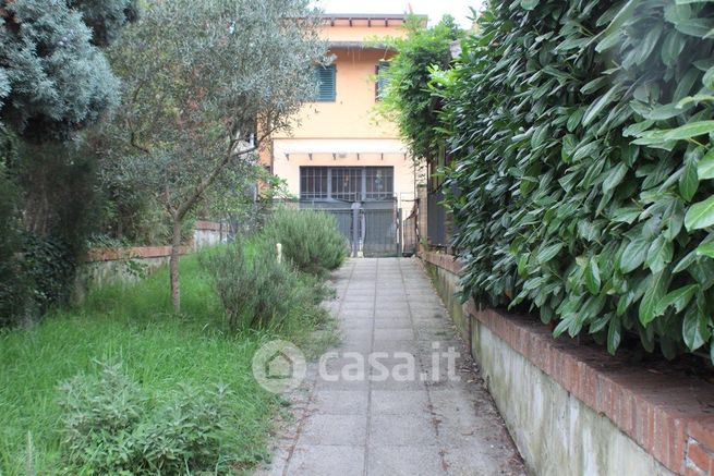 Casa indipendente in residenziale in 