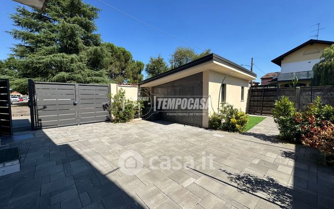 Appartamento in residenziale in Via Giovanni Verga 7