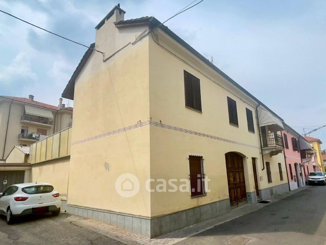 Casa indipendente in residenziale in 