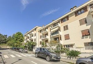 Box/posto auto in residenziale in Viale Villa Gavotti 21