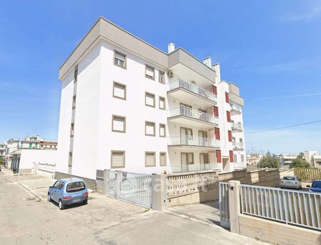 Appartamento in residenziale in Viale L. Longo 14