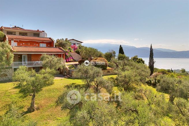 Casa bi/trifamiliare in residenziale in Via Vigole 47