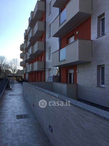 Appartamento in residenziale in Via Ippolito Nievo 4