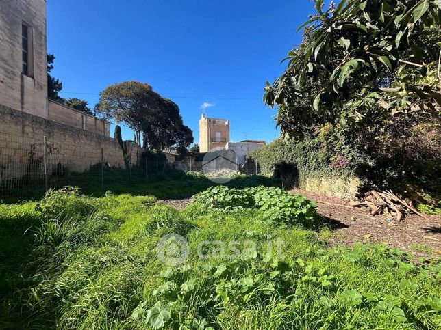 Terreno edificabile in residenziale in Via Nino Bixio 1