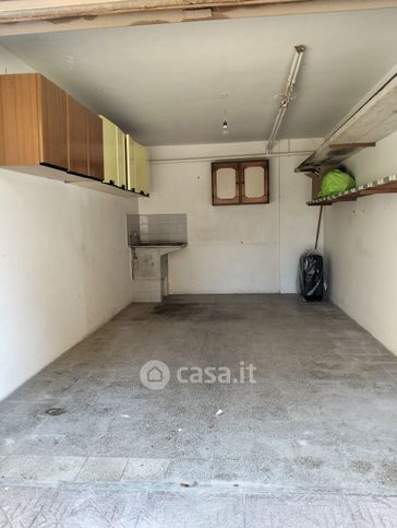Box/posto auto in residenziale in Via Adriano Olivetti