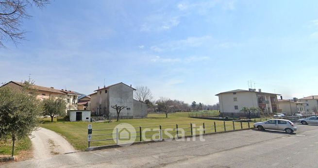 Terreno edificabile in residenziale in Via Lessi 117