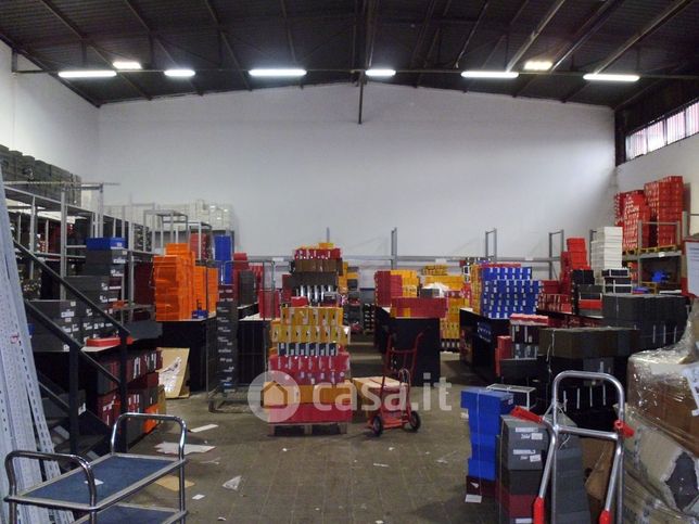 Capannone in commerciale in Via Circumvallazione Esterna