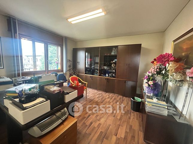 Casa bi/trifamiliare in residenziale in Via Giuseppe Parini 5 A