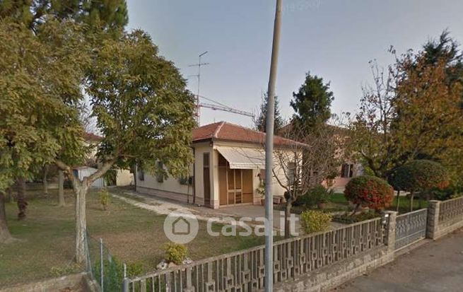 Casa indipendente in residenziale in Via Cennacchiara