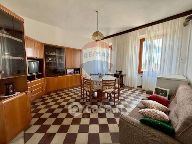 Appartamento in residenziale in Via Platona 31