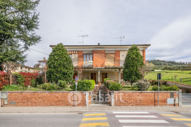 Casa bi/trifamiliare in residenziale in Via Dante Alighieri 79