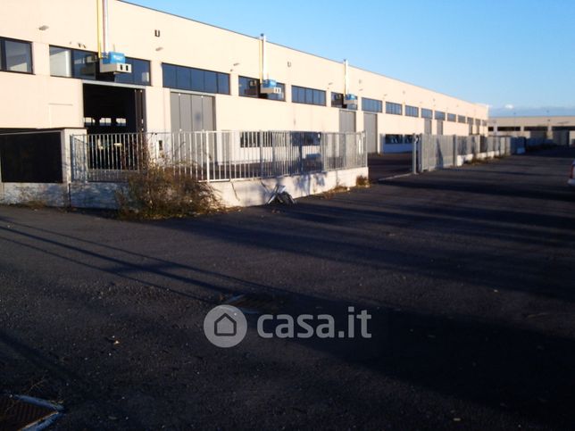 Capannone in commerciale in Via Giacomo Matteotti