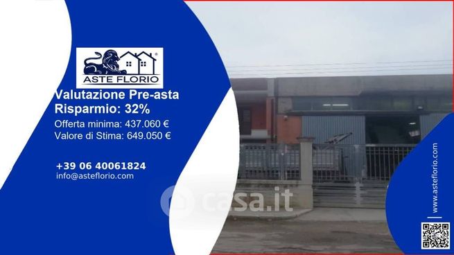 Capannone in commerciale in Via Lorenzo la Piccirella 8