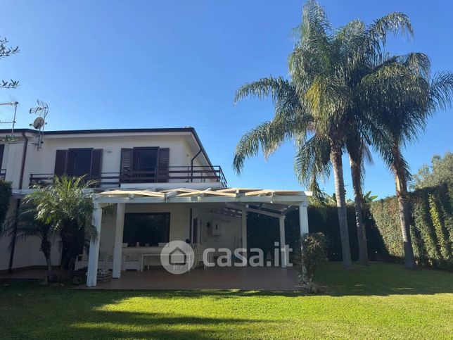 Appartamento in residenziale in Via Platone 2