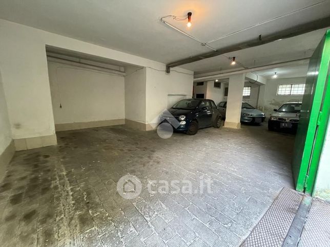 Box/posto auto in residenziale in Via Guglielmo Marconi 30