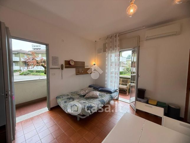 Appartamento in residenziale in Viale Presanella 20