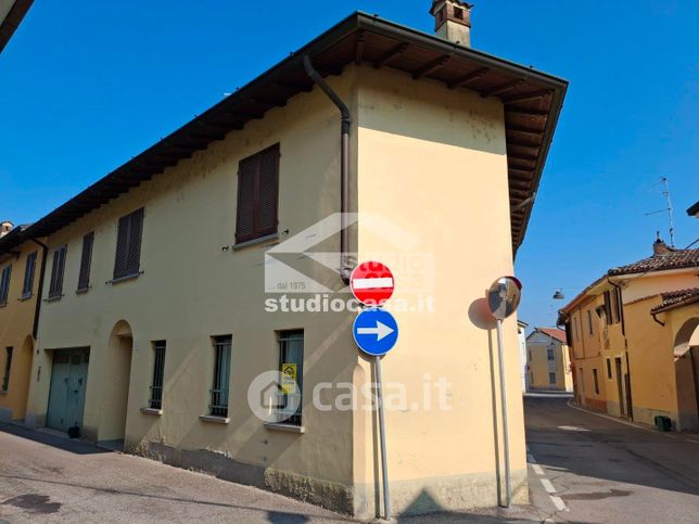 Casa indipendente in residenziale in