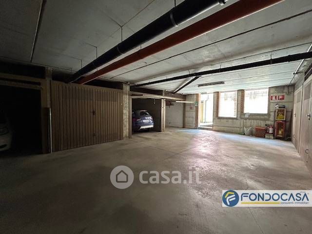 Box/posto auto in residenziale in Piazza Roma