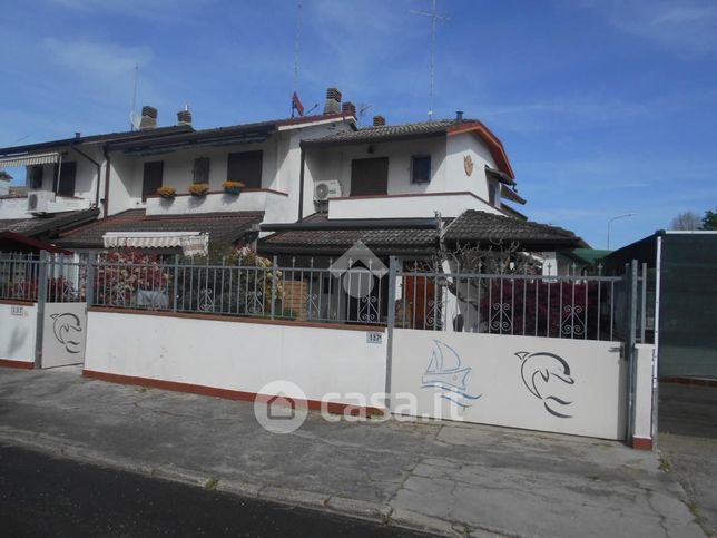 Villetta a schiera in residenziale in Viale degli Appennini 137