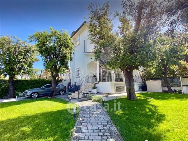 Villa in residenziale in Via Porto Azzurro